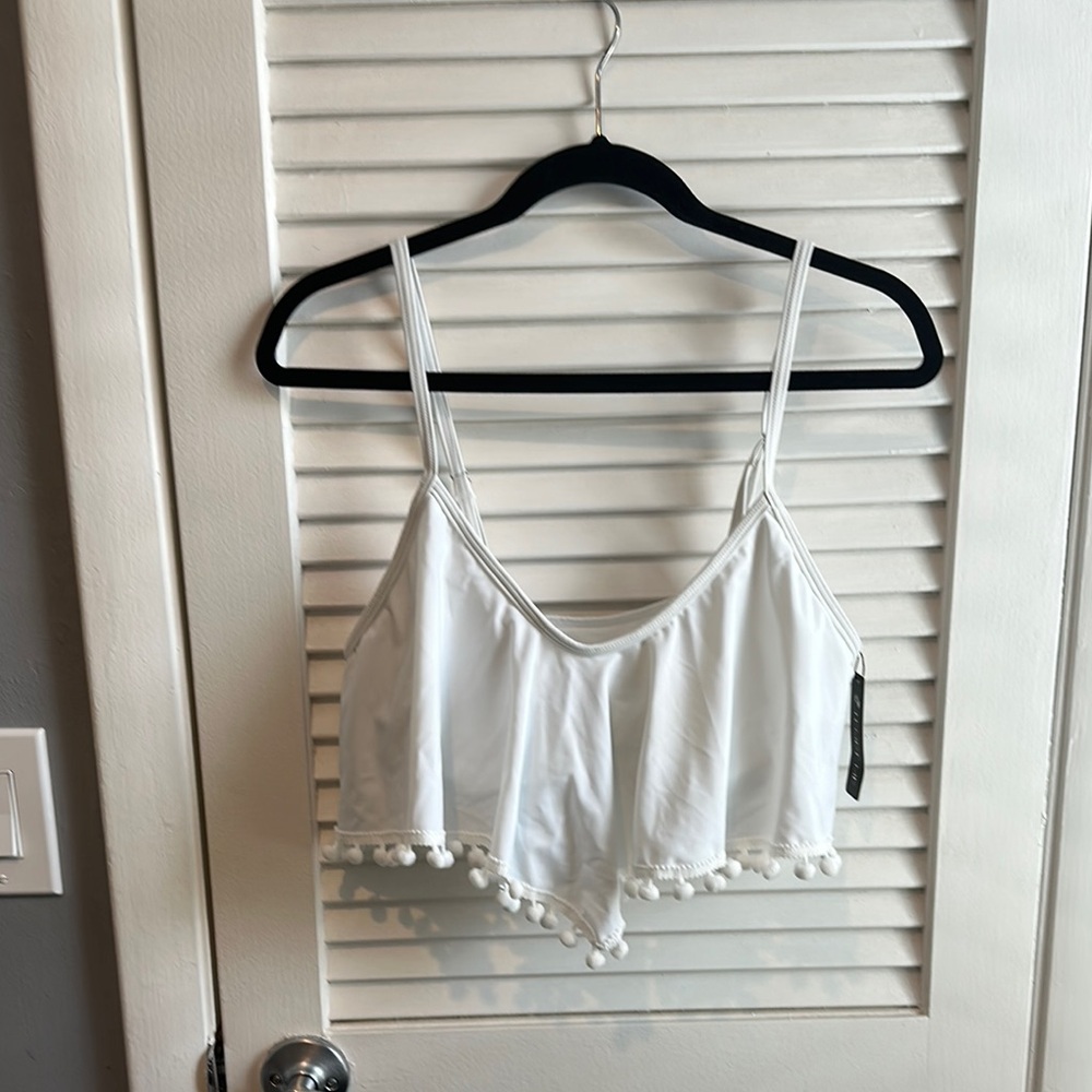 Women’s swimsuit top bikini Large NWT white Pom Pom